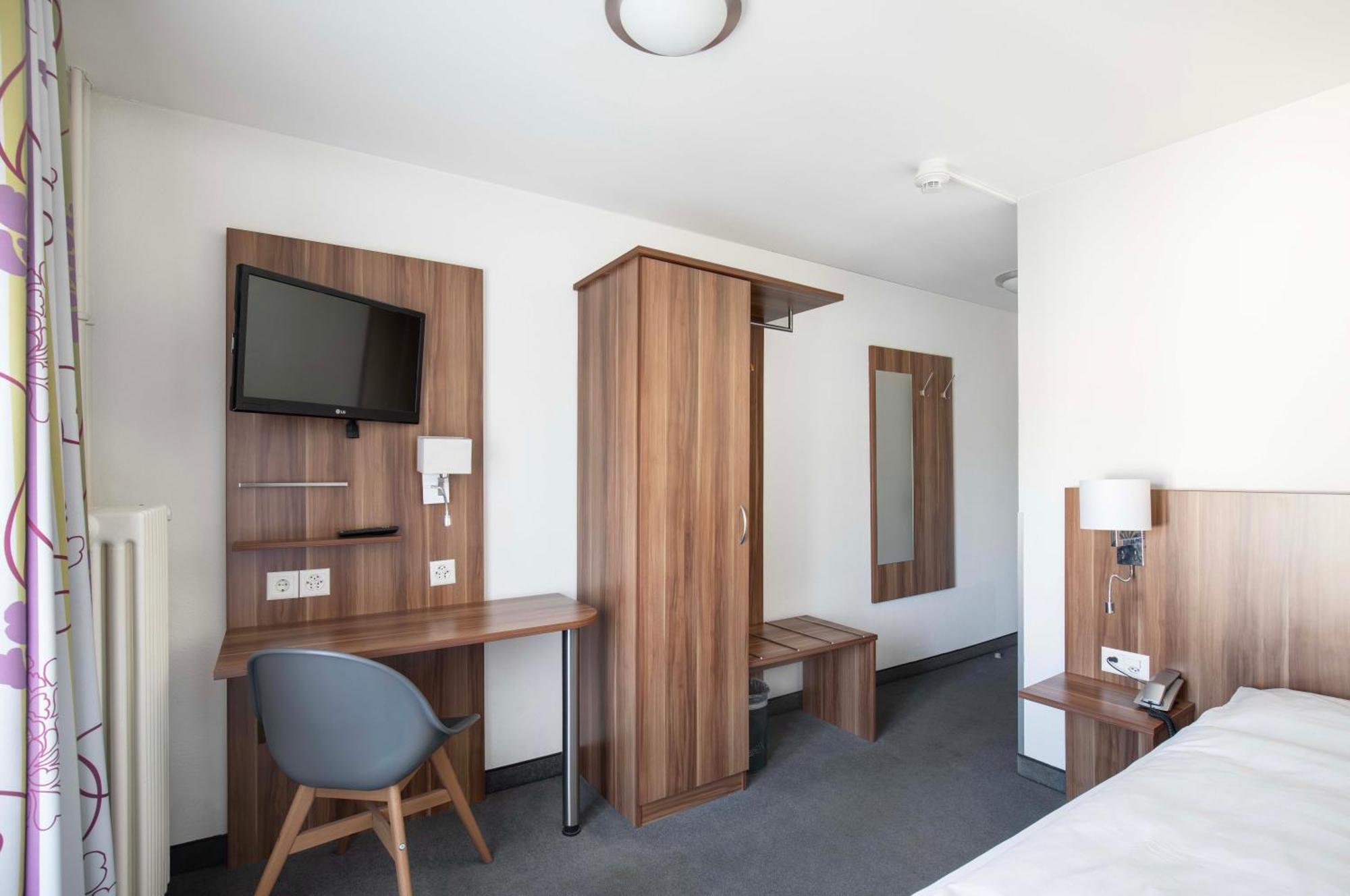 Hotel Restaurant Resslirytti Basel Eksteriør bilde